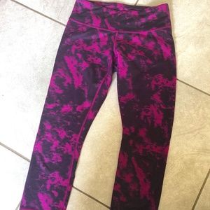 Lululemon Wunder Under Crop - Size 6